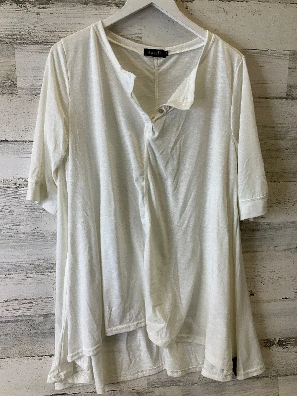 Top Short Sleeve By Amaryllis In White, Size: 1x